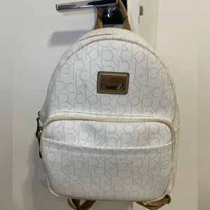 calvin klein mini backpack😍